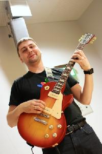 Daniel Kurka demonstriert einen Guitar Amplifier im Web-Browser