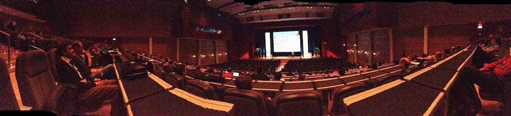 Das Auditorium während der keynote von Mary Poppendiek auf der OOP 2013