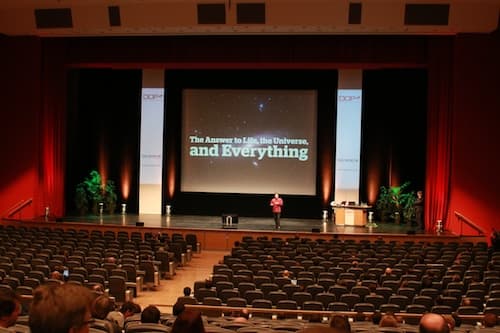 Michael Mah und Andrea Gelli in ihrer Keynote